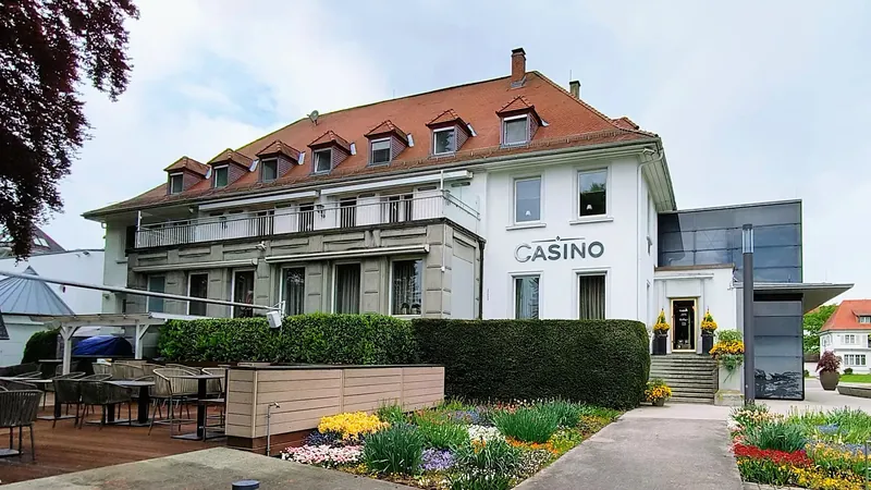 Außenansicht des Casino Konstanz im Grünen