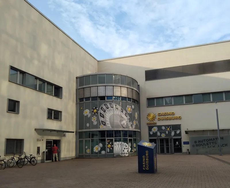Außenbereich des Merkur Casino Duisburg