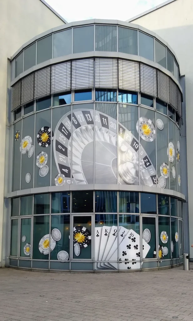Außenfassade des Merkur Casino Duisburg