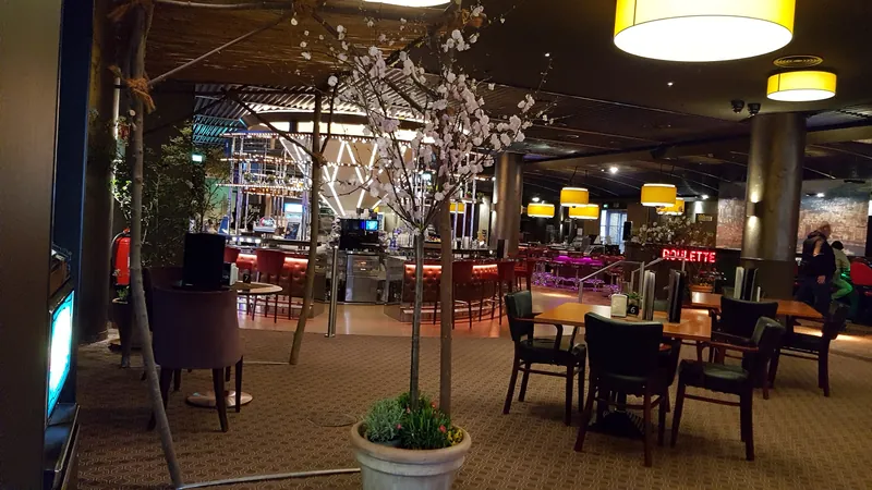Loungebereich der MERKUR SPIELBANK Bad Oeynhausen