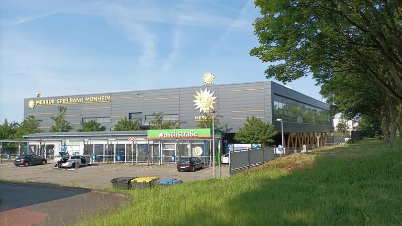 MERKUR SPIELBANK Monheim von außen bei Tageslicht