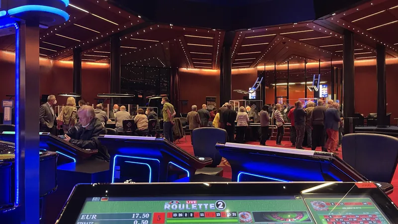 Spielsaal der Spielbank Bad Füssing mit Roulette