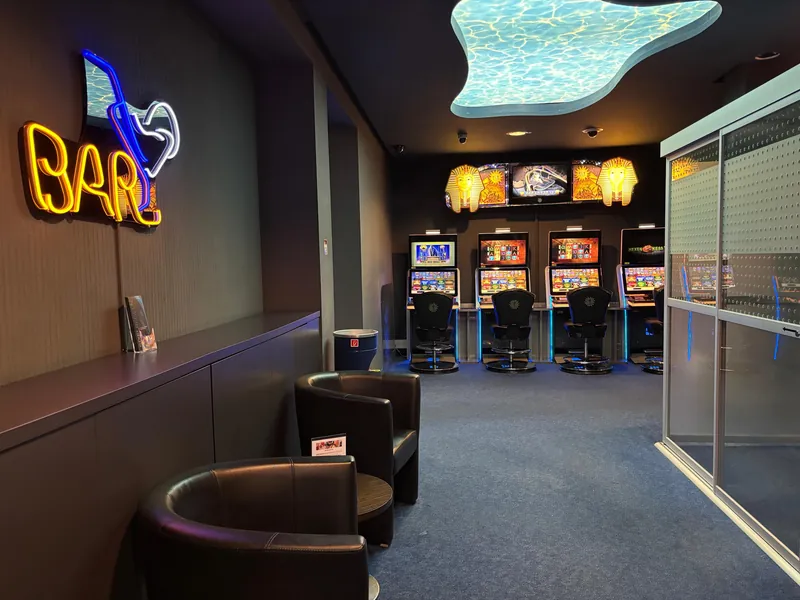 Bar und Loungebereich in der MERKUR SPIELBANK Seevetal