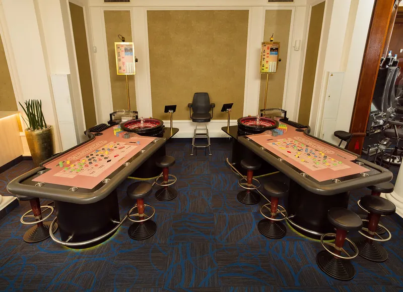 Roulette Tische im Innenbereich der Spielbank Bad Ems