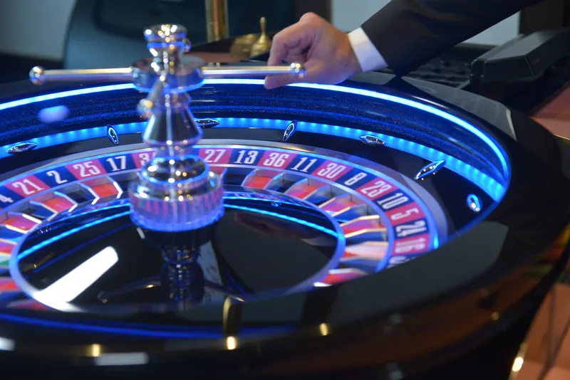 Spiel am Roulette Rad in der Spielbank Bad Ems