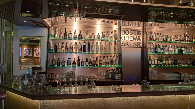 Blick auf die gut sortierte Bar der Spielbank Bad Homburg