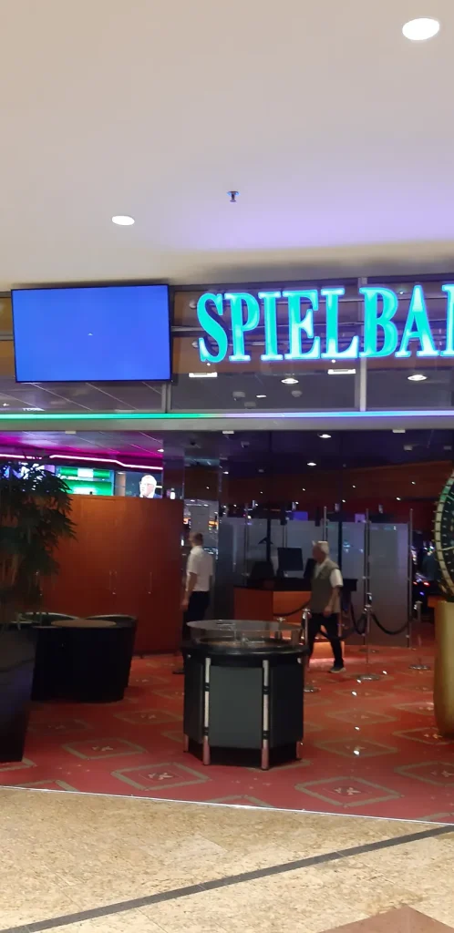 Eingangsbereich der Spielbank Kassel innerhalb der Kurfuersten Galerie