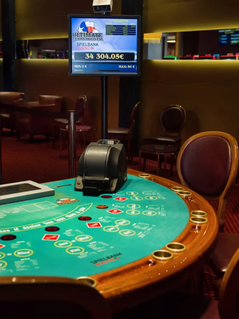 Pokertisch fuer Ultimate Texas Holdem in der Spielbank Mainz