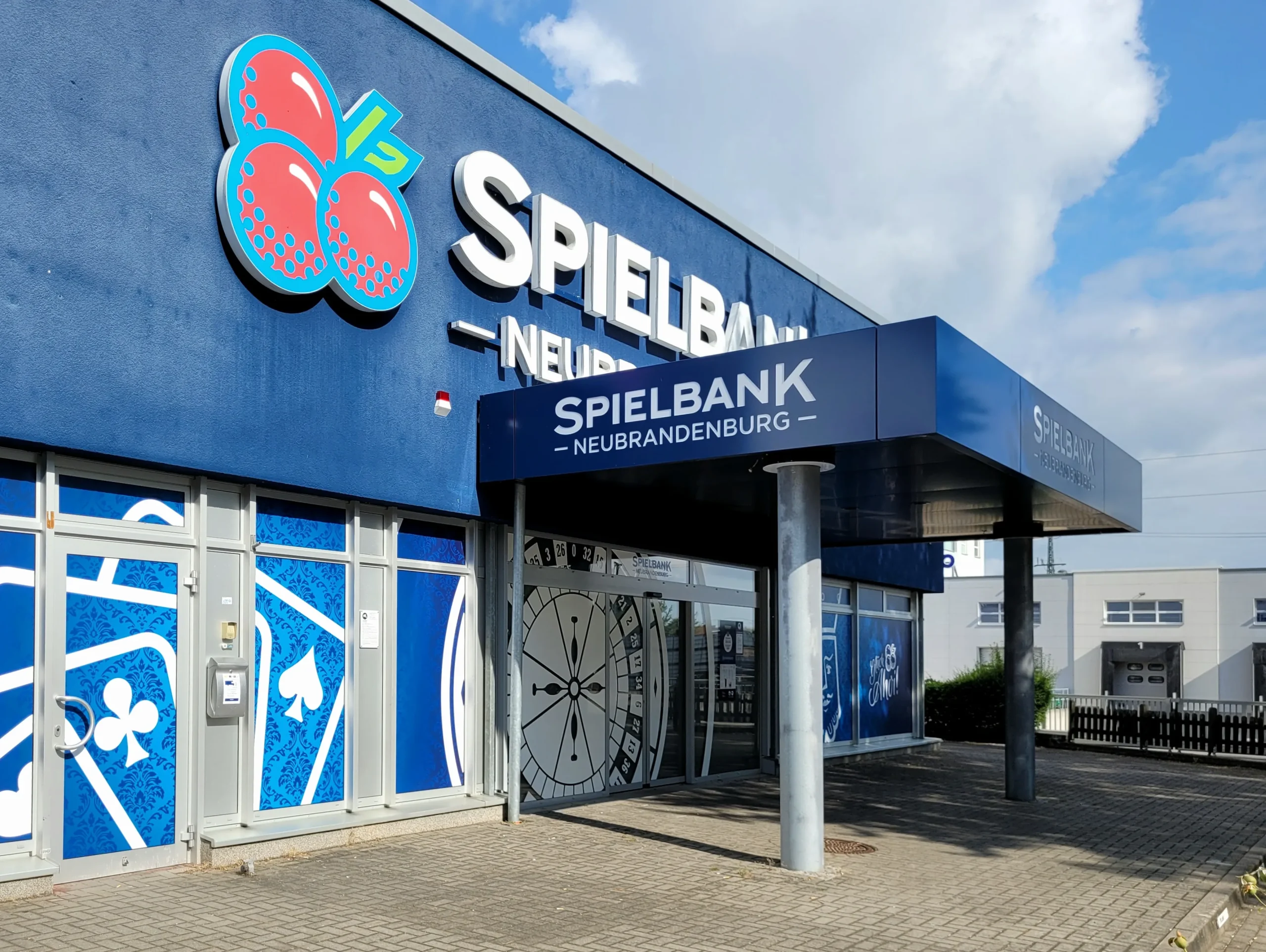 Aussenansicht der Spielbank Neubrandenburg