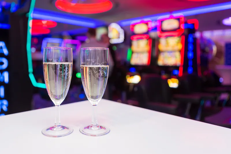 Bar Bereich mit Sekt in der Spielbank Stralsund