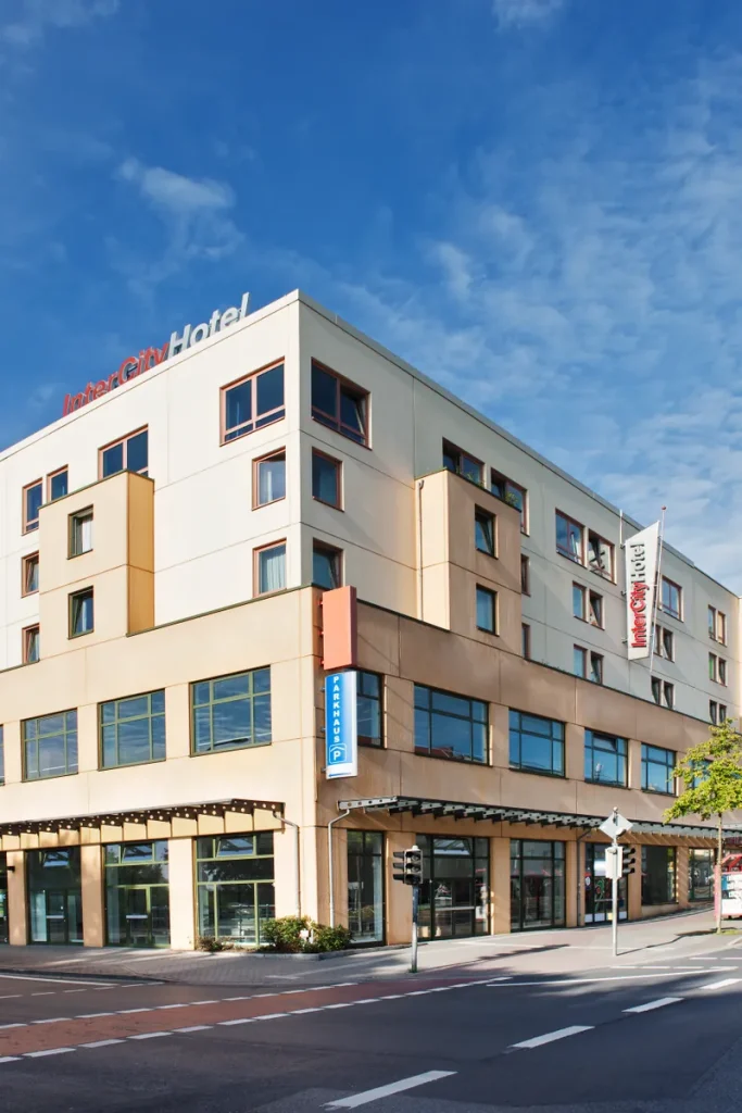 Aussenansicht des InterCityHotel Stralsund