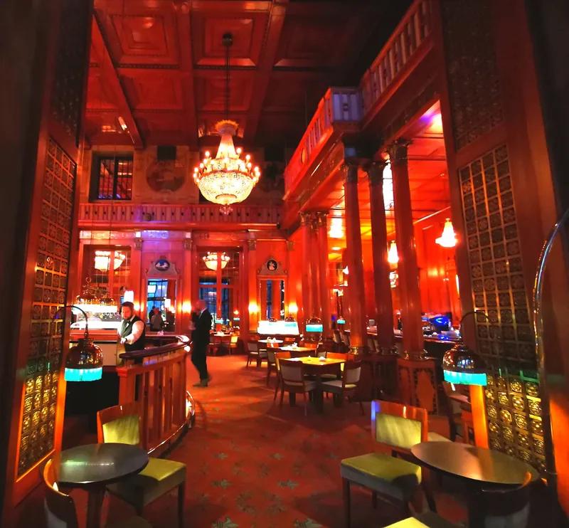 Stimmungsvolle Bar im Kurhaus Wiesbaden